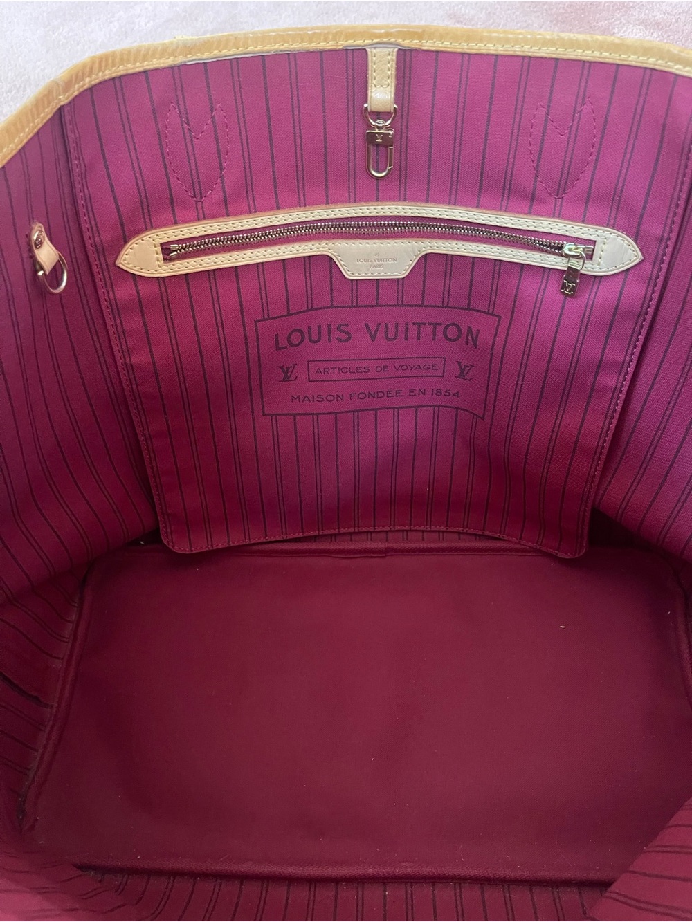 Louis Vuitton Neverfull Monogram Tote GM - Picture 3 of 15